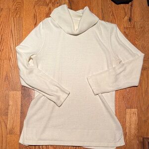 Studio Works vintage ivory turtleneck sweater size M